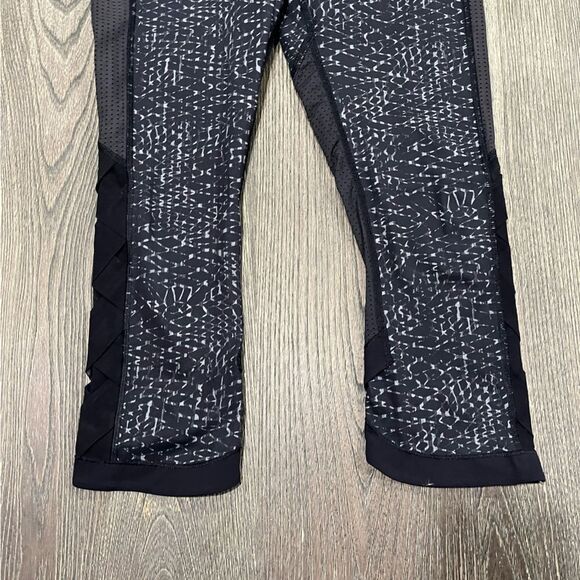 Lululemon Var-City Crop Leggings Mid-Rise Samba Snake Battleship Black Size 6 - Picture 4 of 7